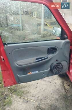 Седан Dacia SuperNova 2003 в Миргороді