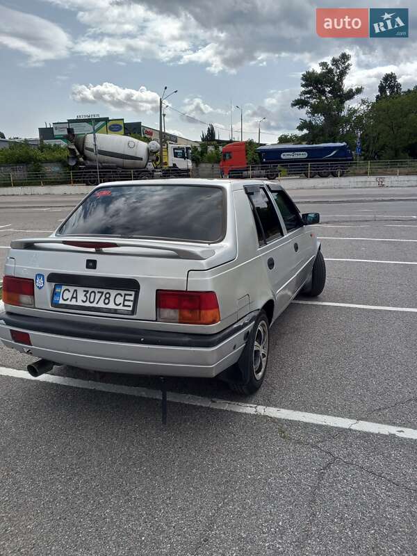 Седан Dacia SuperNova 2003 в Киеве