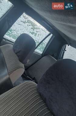 Седан Dacia SuperNova 2002 в Новому Яричеві