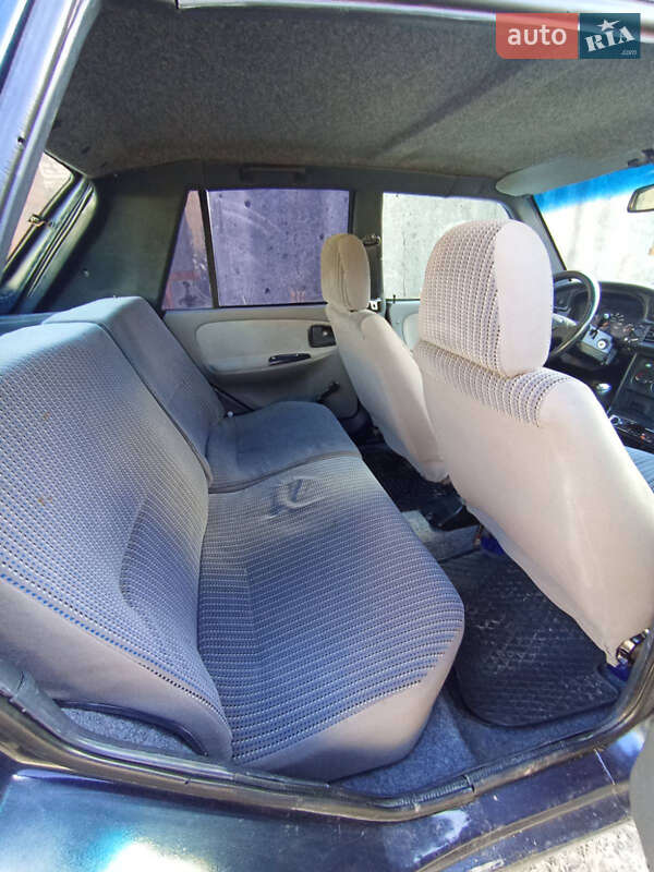 Седан Dacia SuperNova 2002 в Моршине