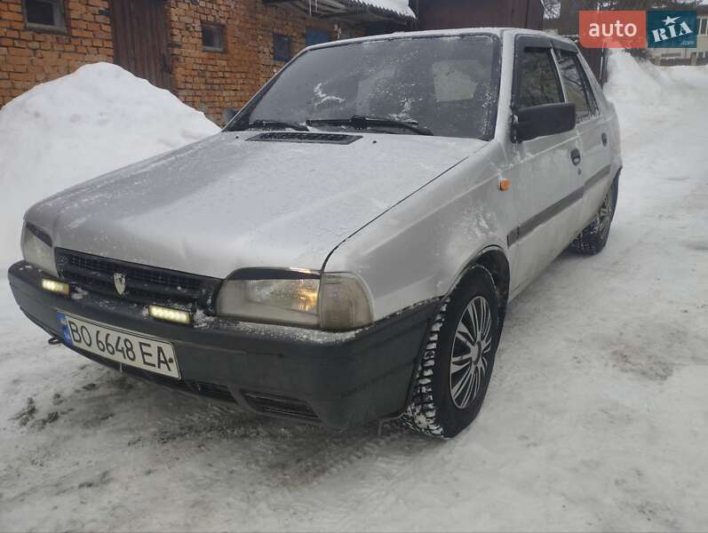 Седан Dacia SuperNova 2002 в Збараже