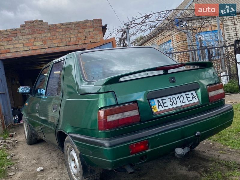 Седан Dacia SuperNova 2003 в Марганце