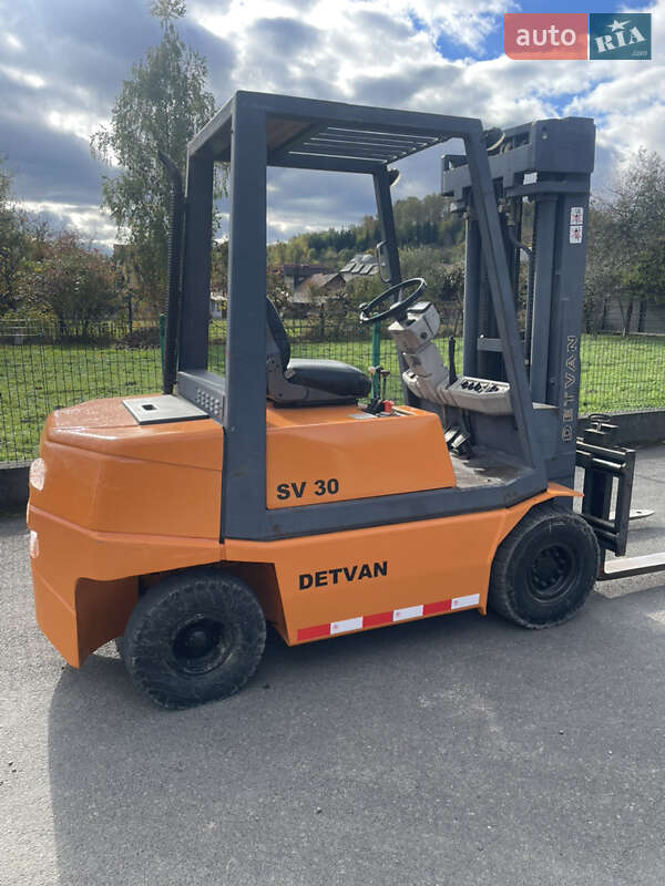 Вилочний навантажувач Daewoo B30S 2000 в 