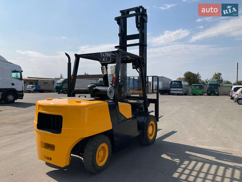 Вилочный погрузчик Daewoo D 70 2006 в Киеве