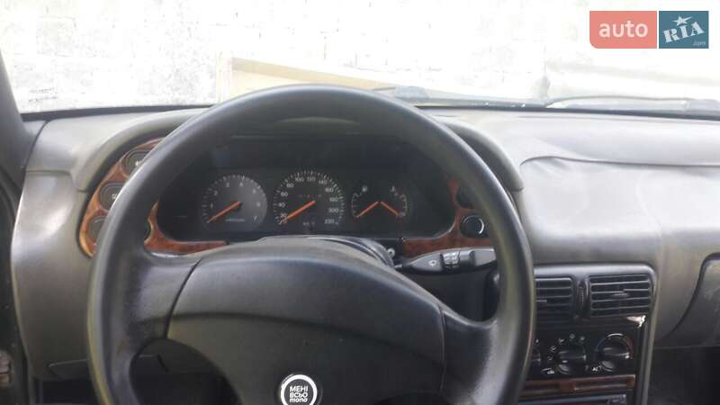 Седан Daewoo Espero 1997 в Львові