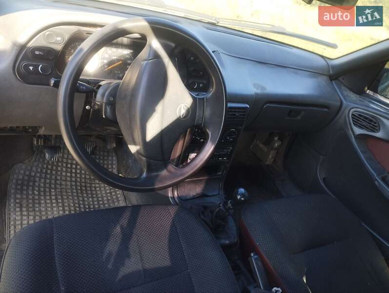 Седан Daewoo Espero 1997 в Тернополі