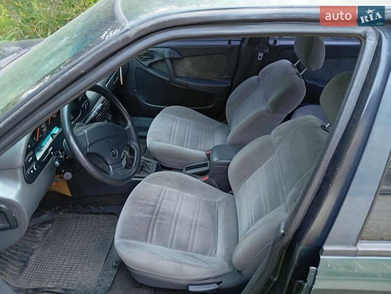 Седан Daewoo Espero 1993 в Черкасах