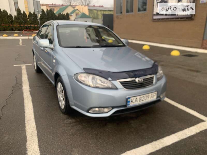 Седан Daewoo Gentra 2015 в Києві