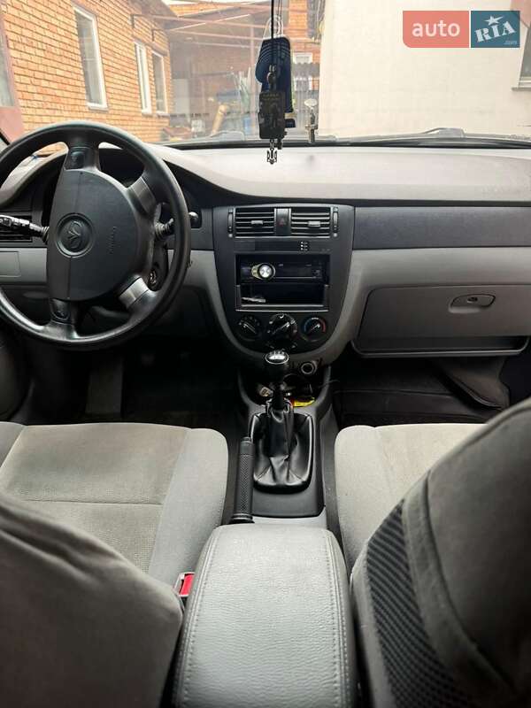 Седан Daewoo Gentra 2013 в Кропивницком