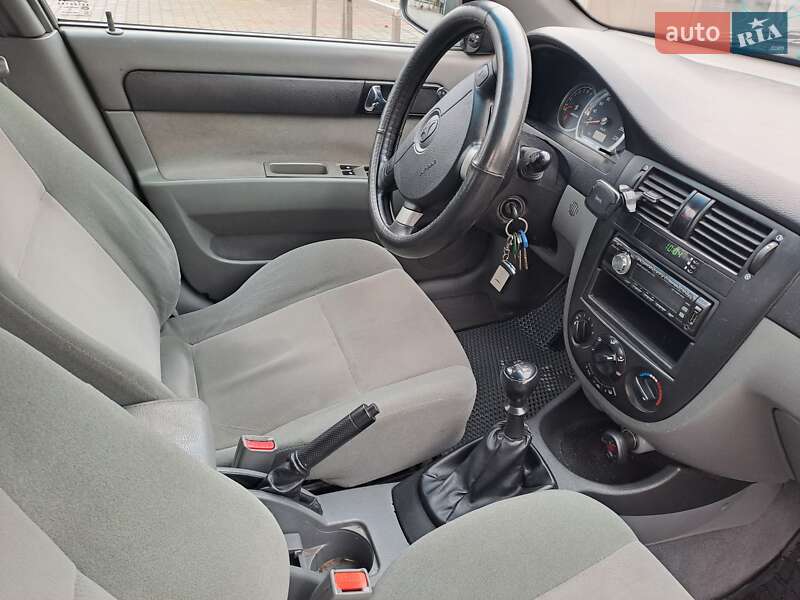 Седан Daewoo Gentra 2013 в Виннице