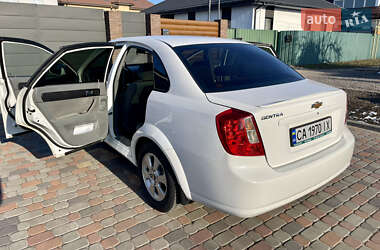 Седан Daewoo Gentra 2013 в 