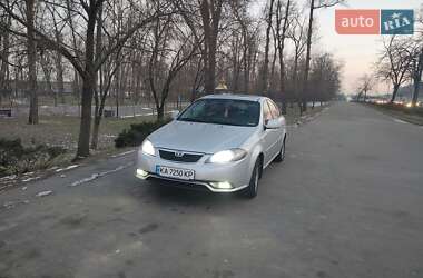 Седан Daewoo Gentra 2014 в Киеве