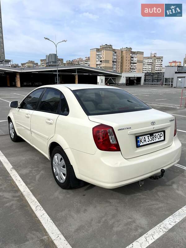 Седан Daewoo Gentra 2013 в Киеве