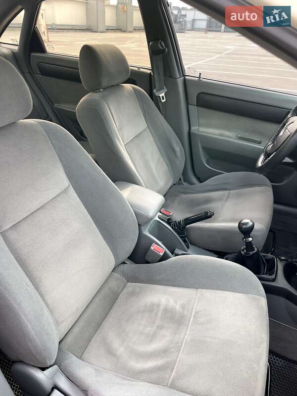 Седан Daewoo Gentra 2013 в Киеве