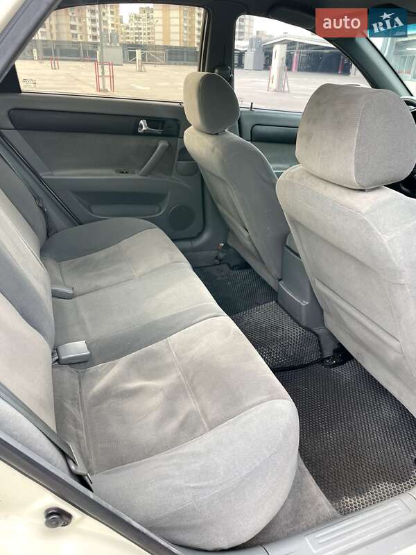 Седан Daewoo Gentra 2013 в Киеве