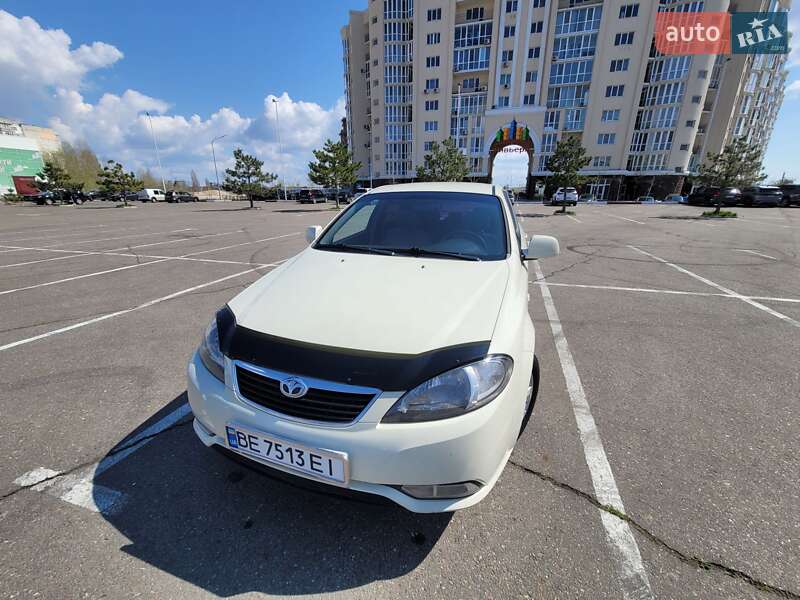 Седан Daewoo Gentra 2014 в 