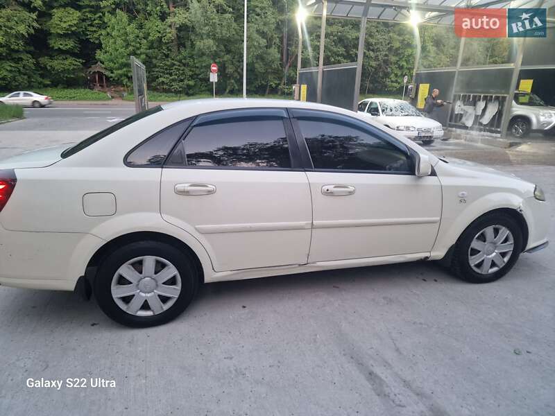 Седан Daewoo Gentra 2014 в Києві