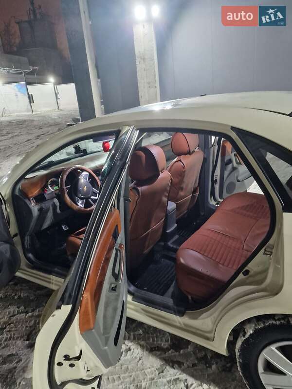 Седан Daewoo Gentra 2014 в Києві