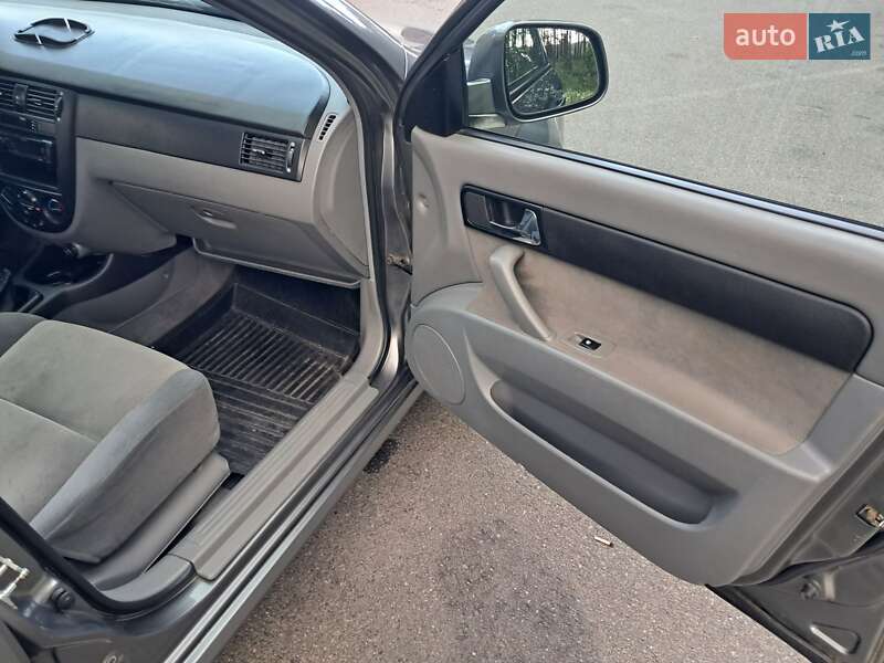 Седан Daewoo Gentra 2014 в Ирпене