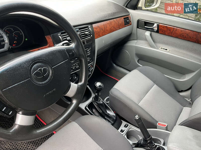 Седан Daewoo Gentra 2013 в Києві
