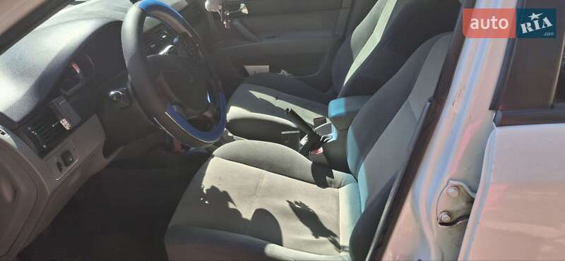 Седан Daewoo Gentra 2015 в Харькове