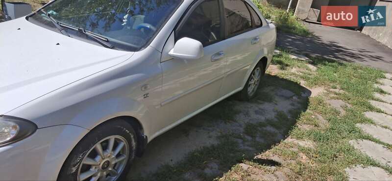 Седан Daewoo Gentra 2015 в Харькове