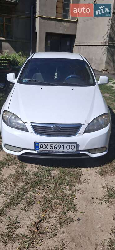 Седан Daewoo Gentra 2015 в Харькове