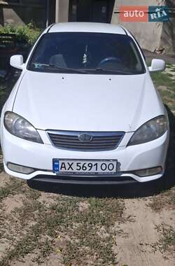 Седан Daewoo Gentra 2015 в 