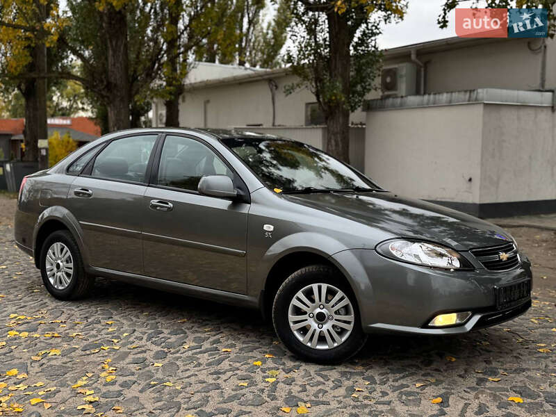 Седан Daewoo Gentra 2013 в 