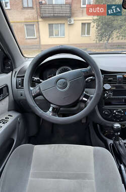 Седан Daewoo Gentra 2014 в  фото 11 Седан Daewoo Gentra 2014 в