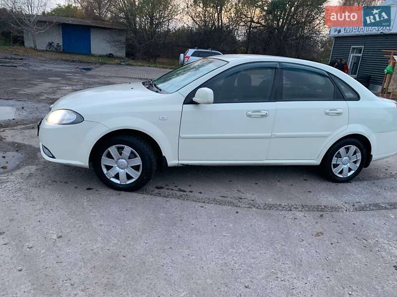 Седан Daewoo Gentra 2013 в Кролевці