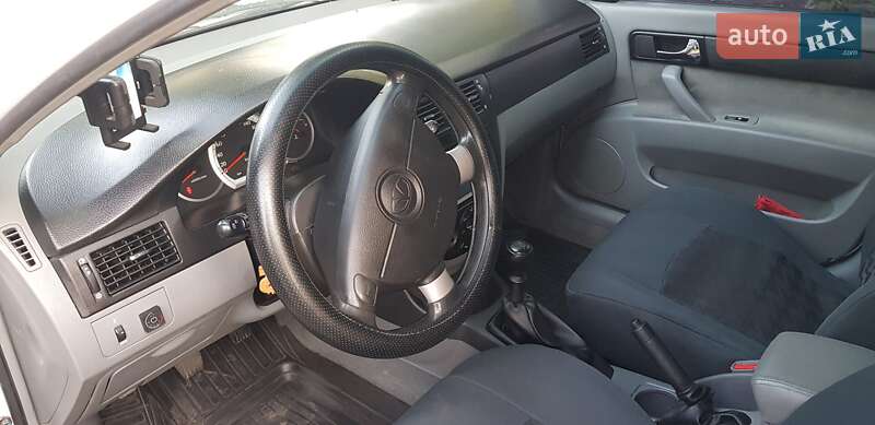 Седан Daewoo Gentra 2013 в Лозовій