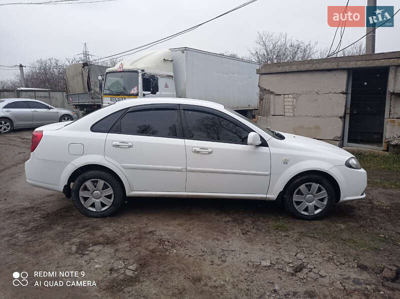 Седан Daewoo Gentra 2013 в Харькове