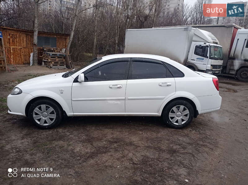 Седан Daewoo Gentra 2013 в Харькове