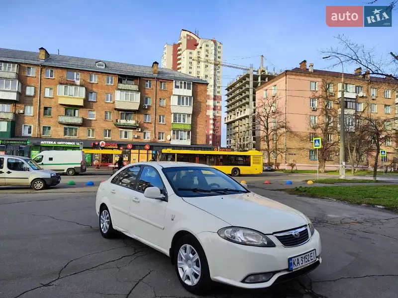 Daewoo Gentra 2015