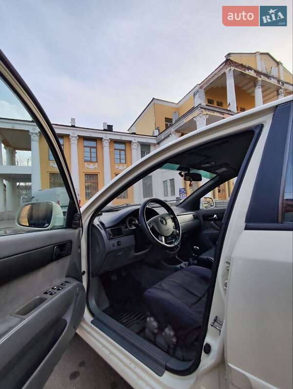 Седан Daewoo Gentra 2015 в Киеве