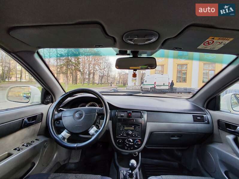Седан Daewoo Gentra 2015 в Киеве