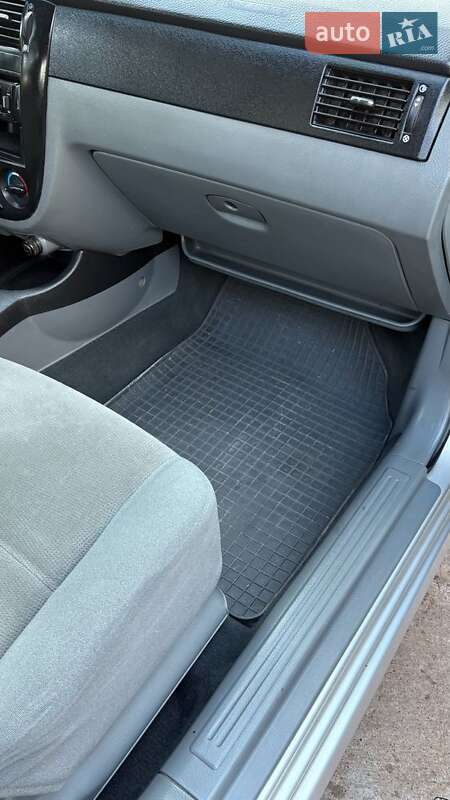 Седан Daewoo Gentra 2013 в Кривом Роге