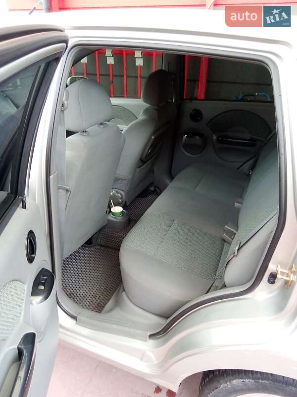 Хэтчбек Daewoo Kalos 2004 в Радивилове