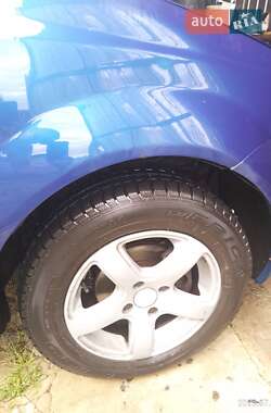 Хэтчбек Daewoo Kalos 2004 в  фото 2 Хэтчбек Daewoo Kalos 2004 в