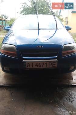 Хэтчбек Daewoo Kalos 2004 в  фото 4 Хэтчбек Daewoo Kalos 2004 в