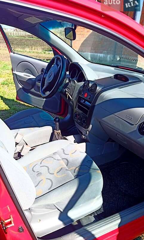 Хетчбек Daewoo Kalos 2003 в Чернівцях фото 8 Хетчбек Daewoo Kalos 2003 в Чернівцях