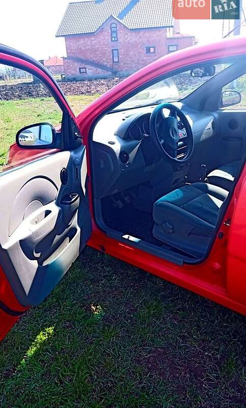 Хетчбек Daewoo Kalos 2003 в Чернівцях фото 9 Хетчбек Daewoo Kalos 2003 в Чернівцях