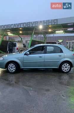 Хэтчбек Daewoo Lacetti 2004 в 