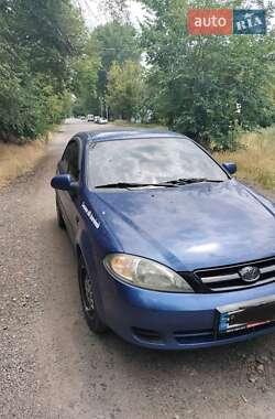 Хэтчбек Daewoo Lacetti 2004 в 