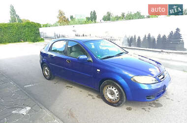 Хэтчбек Daewoo Lacetti 2004 в 