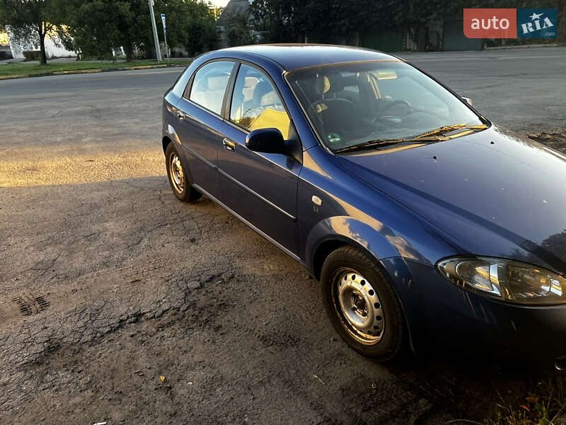 Хэтчбек Daewoo Lacetti 2004 в Киеве
