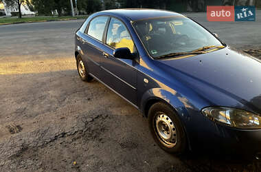 Хэтчбек Daewoo Lacetti 2004 в 