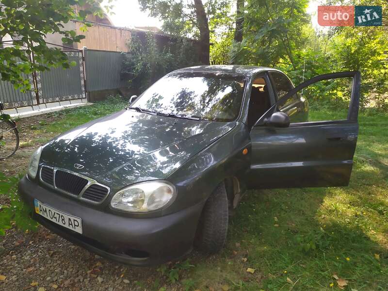 Седан Daewoo Lanos 1998 в Ивано-Франковске
