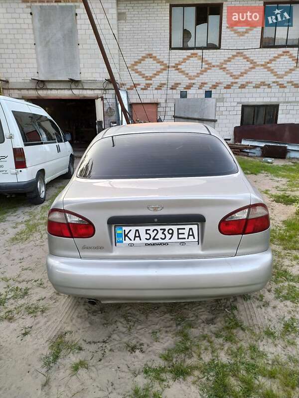 Седан Daewoo Lanos 2004 в Киеве